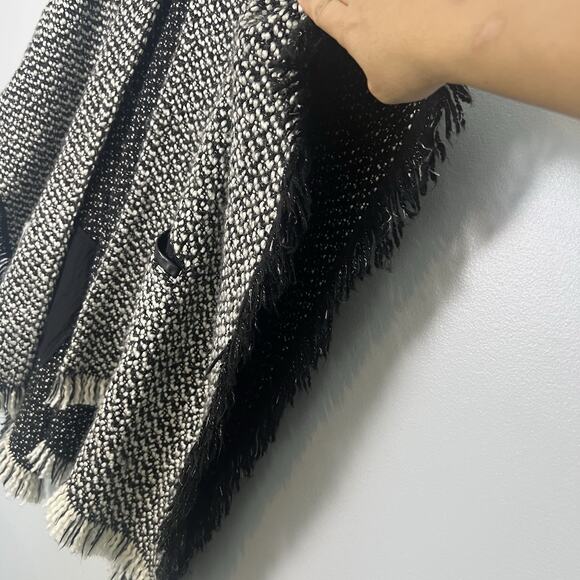 Chico's Jayne Fringe Wool Blend Ruana One Size OS Black White Wrap Pocket Boho - Picture 13 of 16